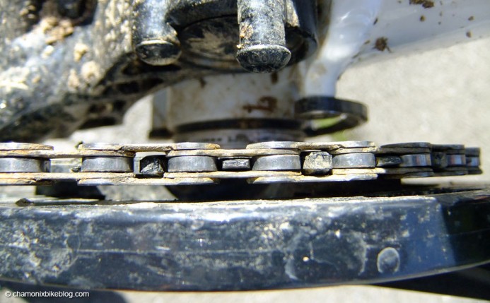 Chain and chainring in perfect harmony. Perhaps I should have cleaned the bike first though.