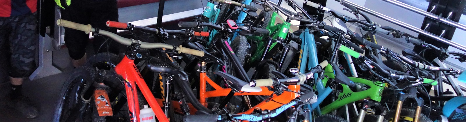 How many bikes can you fit in a telecabine? Many. You can fit many.